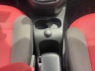 Fiat Panda 0.9 TwinAir Turbo 4x4 — Citadine polyvalente, rouge métallisé, très économique — Miniatur 19