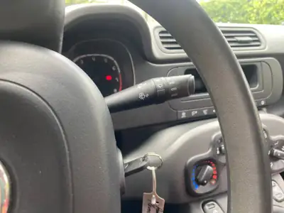 Fiat Panda 0.9 TwinAir Turbo 4x4 — Citadine polyvalente, rouge métallisé, très économique — Miniatur 22