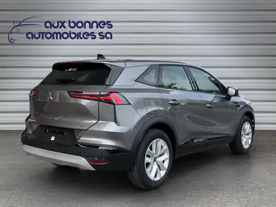 Mitsubishi Grandis 1.8 HEV Invite — Monospace hybride spacieux, quasi neuf — intérieur