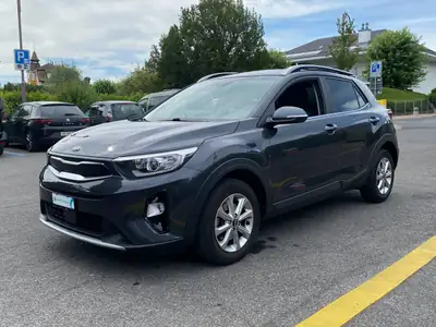 Kia Stonic 1.0 T-GDi — Petit SUV dynamique, économe et bien équipé — côté