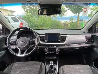 Kia Stonic 1.0 T-GDi — Petit SUV dynamique, économe et bien équipé — Miniature 11