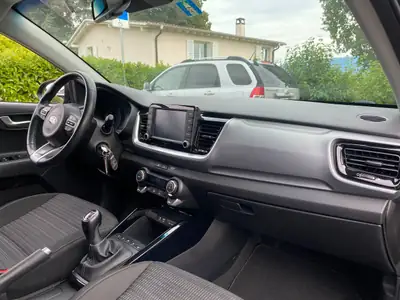 Kia Stonic 1.0 T-GDi — Petit SUV dynamique, économe et bien équipé — Miniature 12
