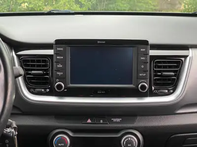 Kia Stonic 1.0 T-GDi — Petit SUV dynamique, économe et bien équipé — Miniature 18