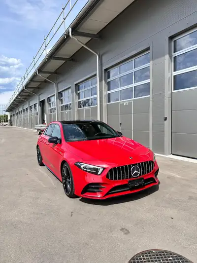 Mercedes-AMG A 35 4MATIC — Compacte haute performance, 306 ch et seulement 40 000 km — fianco