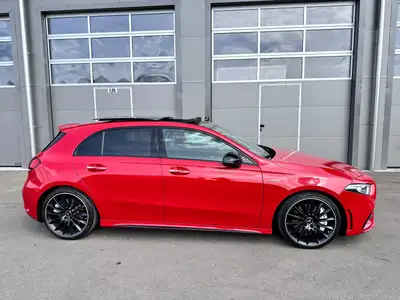Mercedes-AMG A 35 4MATIC — Compacte haute performance, 306 ch et seulement 40 000 km — cruscotto