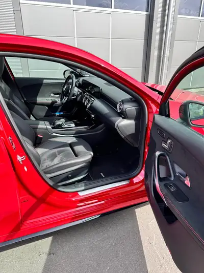 Mercedes-AMG A 35 4MATIC — Compacte haute performance, 306 ch et seulement 40 000 km — Miniatura 7