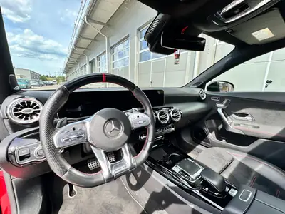 Mercedes-AMG A 35 4MATIC — Compacte haute performance, 306 ch et seulement 40 000 km — Miniatura 10