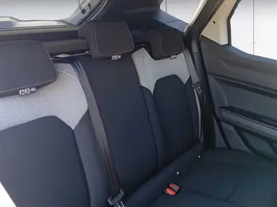 Dacia Duster 1.2 Hybrid Journey 4WD — SUV polyvalent, motorisation hybride économe — Miniatura 15