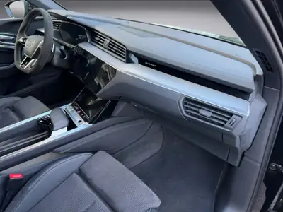 Audi e-tron 55 Sportback S Line — SUV électrique premium, 408 ch, design black intégral — Miniature 15