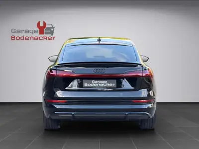 Audi e-tron 55 Sportback S Line — SUV électrique premium, 408 ch, design black intégral — Miniature 18
