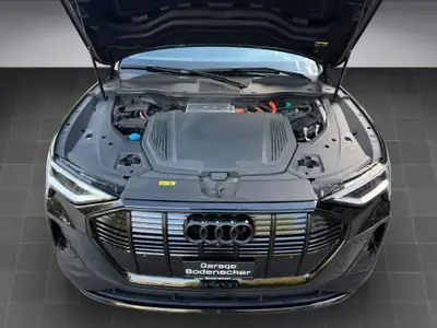 Audi e-tron 55 Sportback S Line — SUV électrique premium, 408 ch, design black intégral — Miniature 17