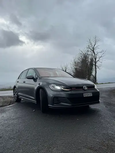 VW Golf 2.0 TSI GTI Performance DSG — Sportive dynamique, 245 ch et boîte auto — vista esterna