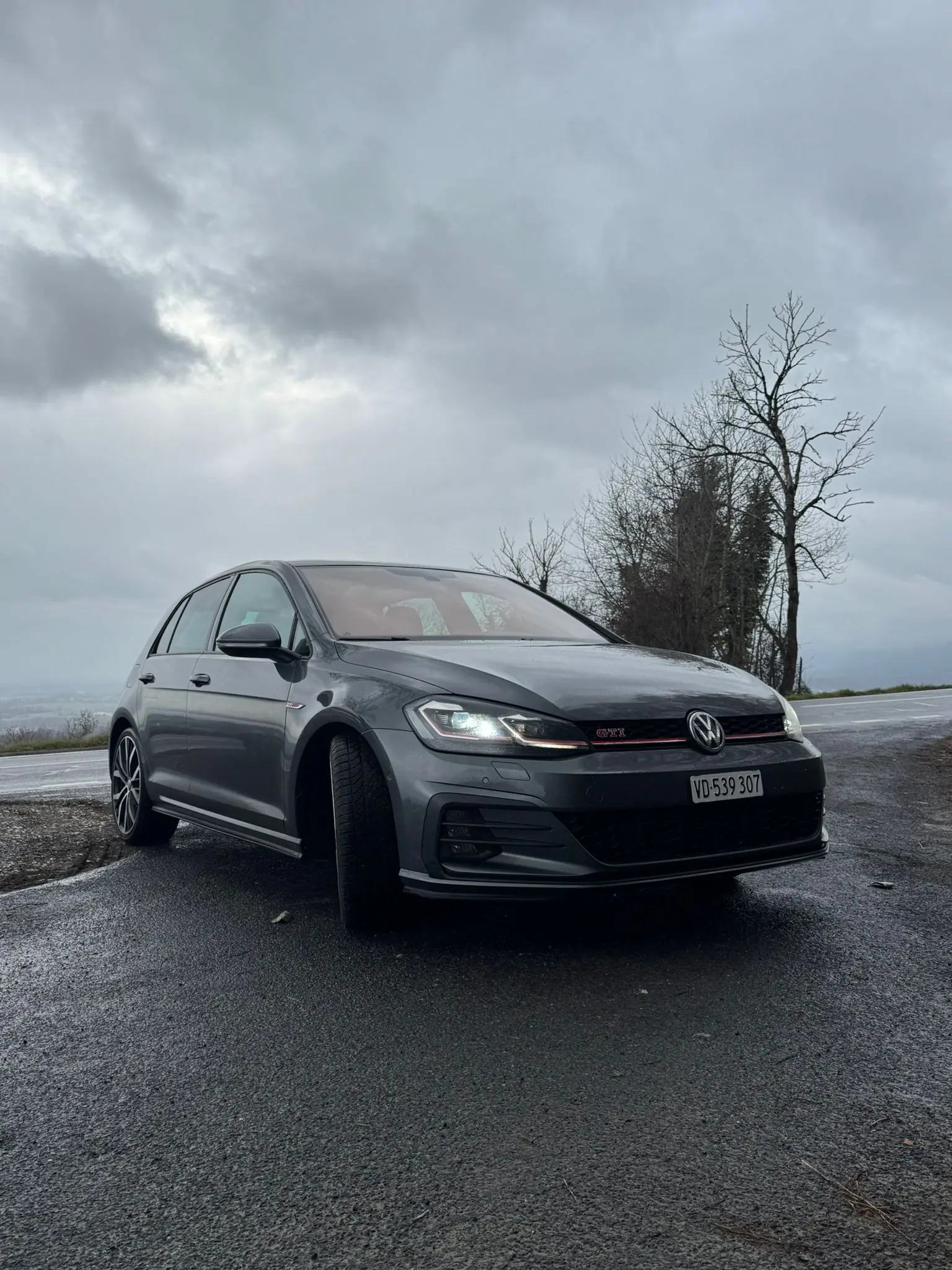 VW Golf 2.0 TSI GTI Performance DSG — Sportive dynamique, 245 ch et boîte auto — vista esterna