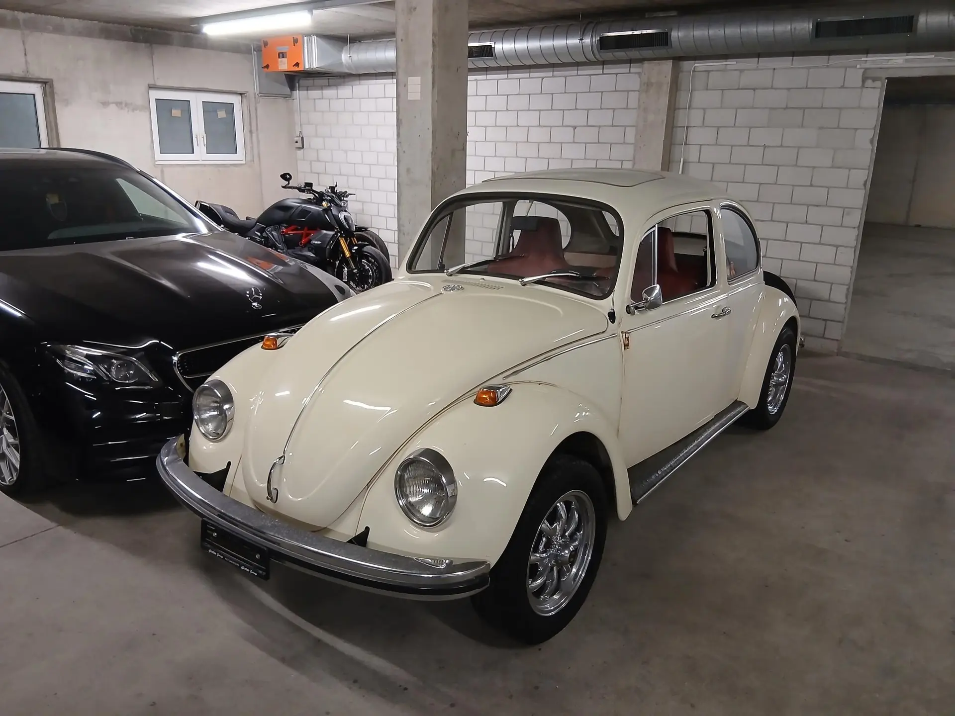 VW Käfer 1972 — L'icône intemporelle, boîte longue, kilométrage modéré — vista esterna