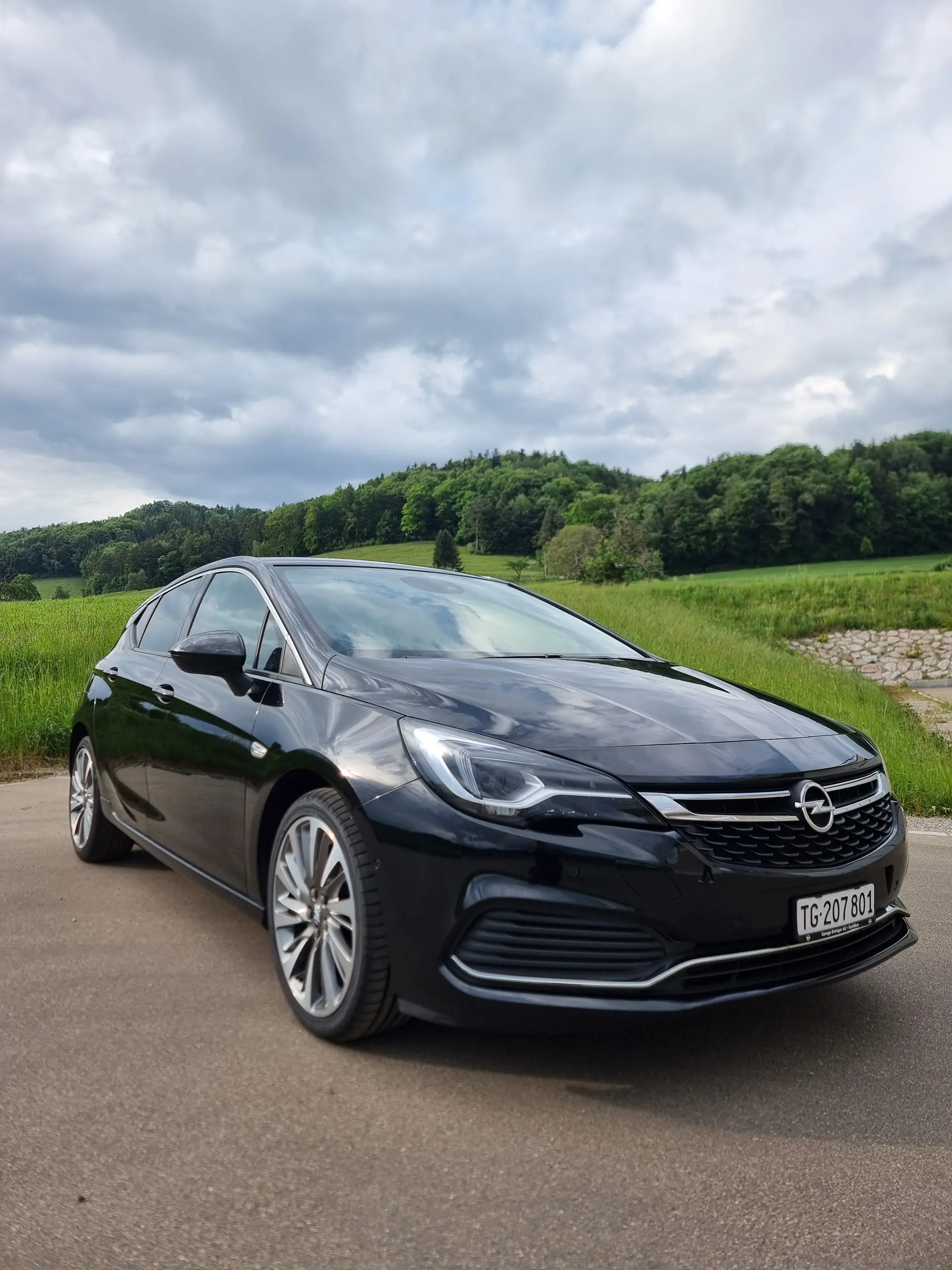 Opel Astra 1.6 T 200 ch OPC Line — Compacte sportive, historique d'entretien impeccable