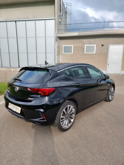 Opel Astra 1.6 T 200 ch OPC Line — Compacte sportive, historique d'entretien impeccable — Armaturenbrett