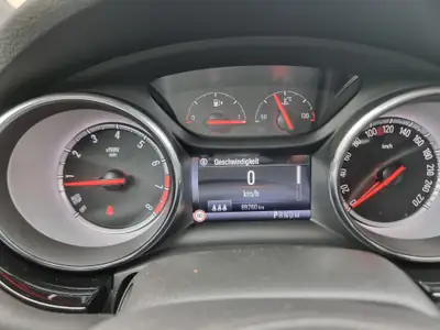 Opel Astra 1.6 T 200 ch OPC Line — Compacte sportive, historique d'entretien impeccable — Miniatur 10
