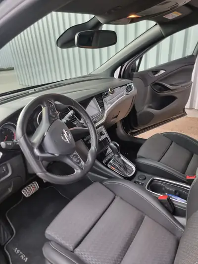 Opel Astra 1.6 T 200 ch OPC Line — Compacte sportive, historique d'entretien impeccable — Miniatur 13