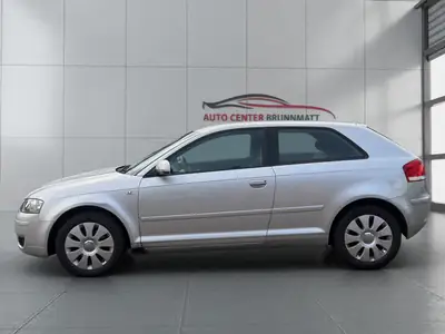 Audi A3 1.6 Ambiente 2004 — Berline compacte automatique, entretien impeccable — tableau de bord