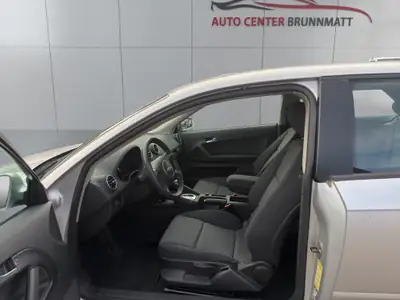 Audi A3 1.6 Ambiente 2004 — Berline compacte automatique, entretien impeccable — Miniature 9