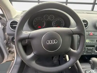 Audi A3 1.6 Ambiente 2004 — Berline compacte automatique, entretien impeccable — Miniature 11