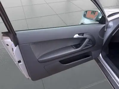 Audi A3 1.6 Ambiente 2004 — Berline compacte automatique, entretien impeccable — Miniature 12