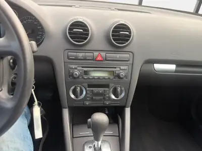 Audi A3 1.6 Ambiente 2004 — Berline compacte automatique, entretien impeccable — Miniature 14