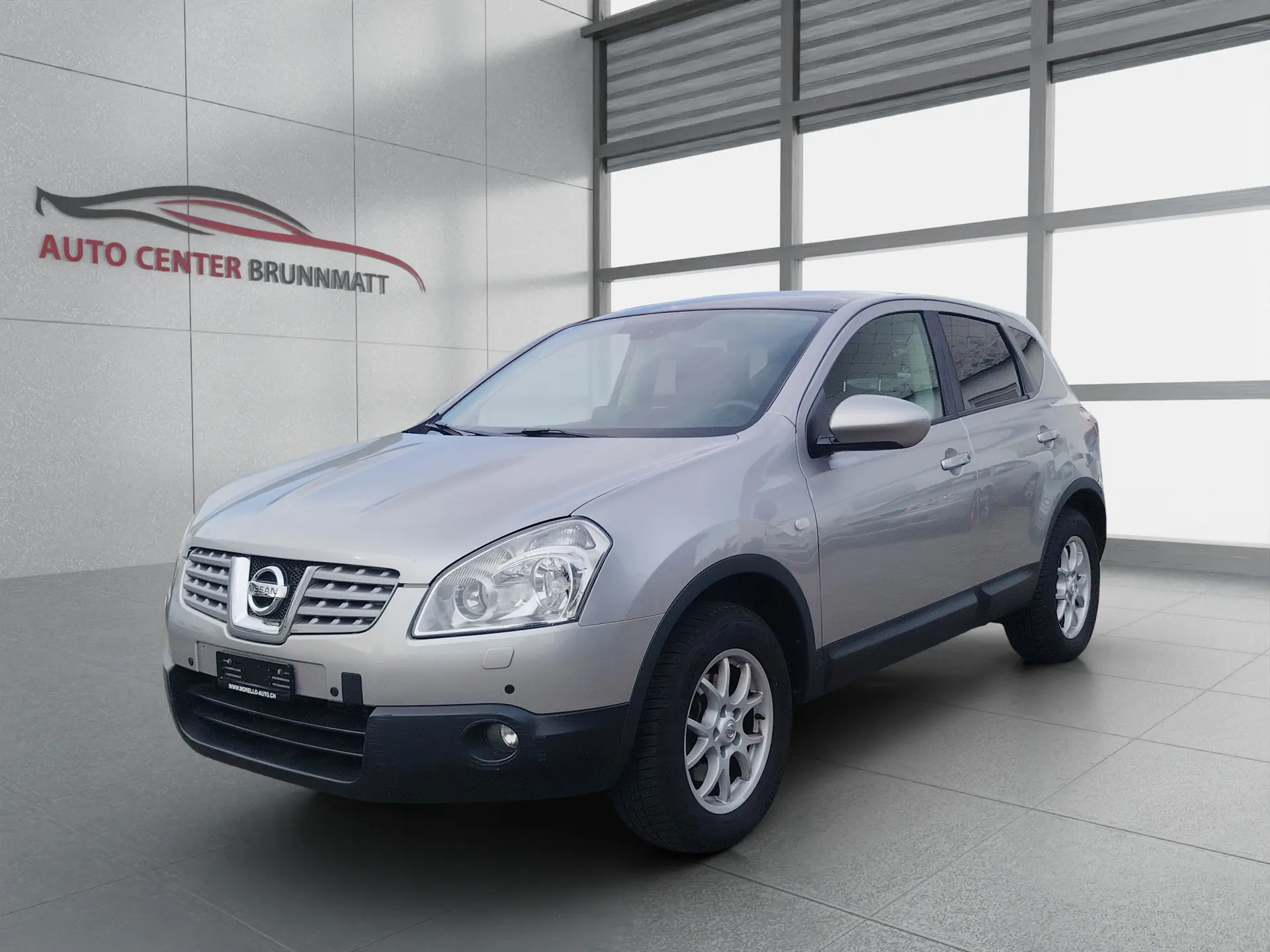 Nissan Qashqai 2.0 4WD Tekna — SUV polyvalent avec transmission CVT automatique