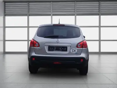Nissan Qashqai 2.0 4WD Tekna — SUV polyvalent avec transmission CVT automatique — détail
