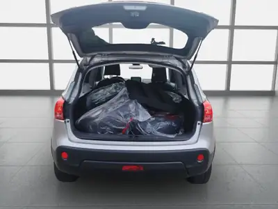 Nissan Qashqai 2.0 4WD Tekna — SUV polyvalent avec transmission CVT automatique — Miniature 14