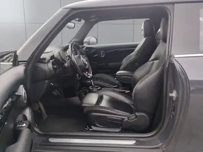 MINI Cooper S Steptronic — Citadine dynamique automatique, entretien exemplaire — Miniature 9