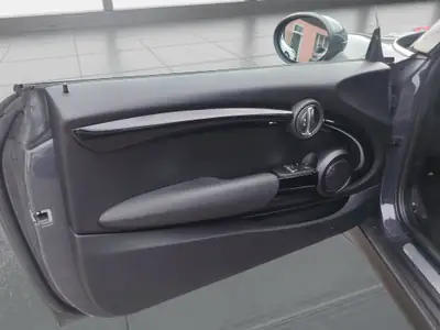 MINI Cooper S Steptronic — Citadine dynamique automatique, entretien exemplaire — Miniature 12