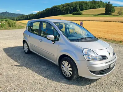Renault Modus 1.2 TCe 100 Night&Day — Monospace compact pratique, entretien exemplaire — exterior view