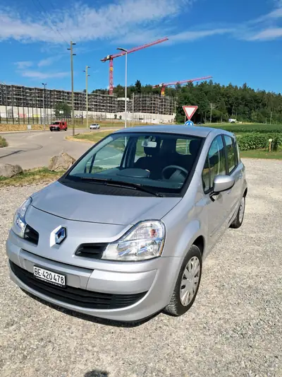 Renault Modus 1.2 TCe 100 Night&Day — Monospace compact pratique, entretien exemplaire — side view