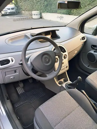 Renault Modus 1.2 TCe 100 Night&Day — Monospace compact pratique, entretien exemplaire — interior