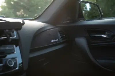 BMW M235i xDrive — Coupé sportif 326 ch, transmission intégrale, faible kilométrage — détail