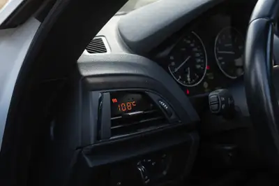 BMW M235i xDrive — Coupé sportif 326 ch, transmission intégrale, faible kilométrage — Miniature 10