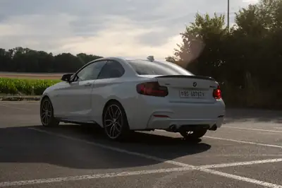 BMW M235i xDrive — Coupé sportif 326 ch, transmission intégrale, faible kilométrage — Miniature 13