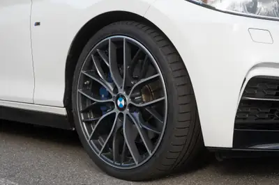 BMW M235i xDrive — Coupé sportif 326 ch, transmission intégrale, faible kilométrage — Miniature 19