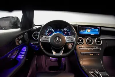 Mercedes-Benz C 200 Estate AMG Line — Break sportif hybride, 93 000 km, état impeccable — Innenraum