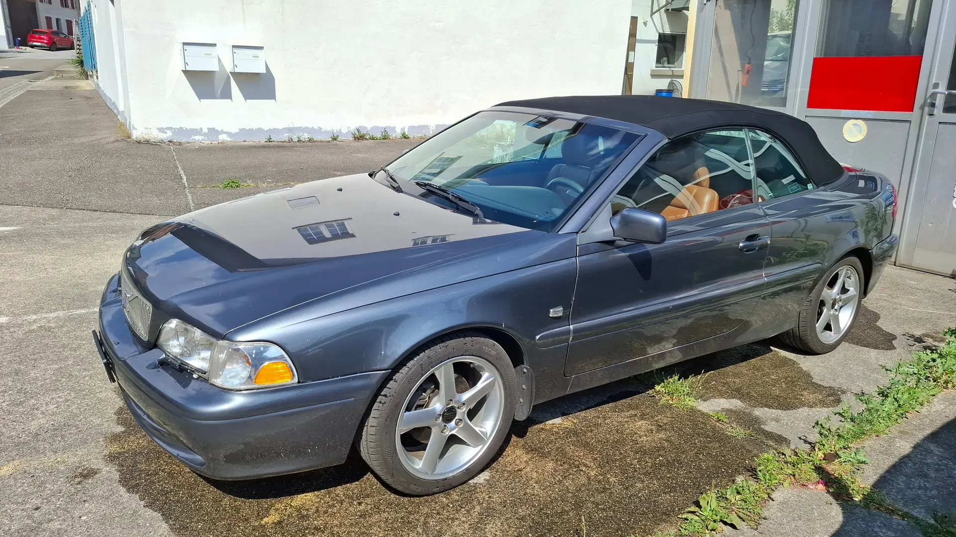 Volvo C70 Cabriolet 2005 — Élégance scandinave et plaisir de conduite décapotable — vista esterna