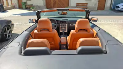 Volvo C70 Cabriolet 2005 — Élégance scandinave et plaisir de conduite décapotable — vista posteriore