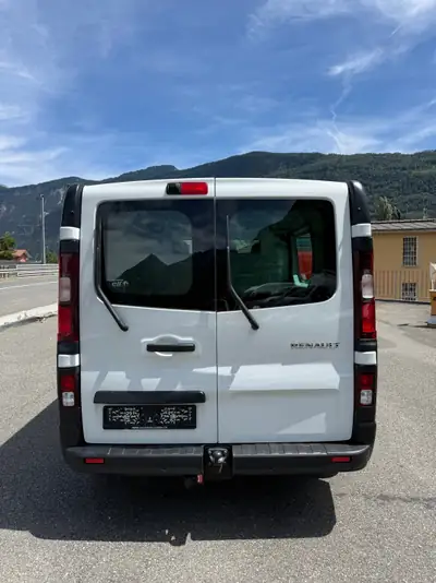 Renault Trafic 2.0 dCi 145 — Utilitaire fiable, peu kilométré, crochet d'attelage inclus — Miniatura 8
