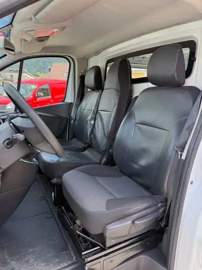 Renault Trafic 2.0 dCi 145 — Utilitaire fiable, peu kilométré, crochet d'attelage inclus — Miniatura 12
