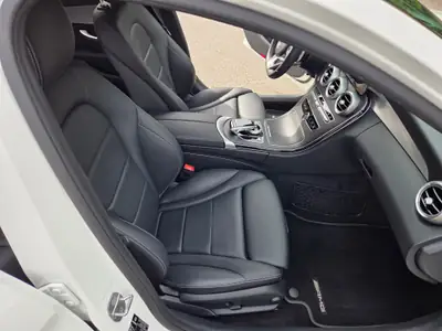 Mercedes-Benz C 180 AMG Line — Break élégant, motorisation efficace, 58 000 km seulement — Heckansicht