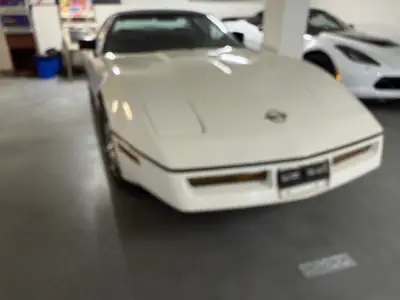 Chevrolet Corvette 5.7 1985 — Légende américaine, véhicule vétéran entretenu — intérieur
