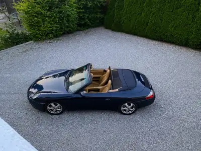 Porsche 911 996 Carrera 4 Cabriolet — Légende décapotable, 300 ch, boîte manuelle — interior