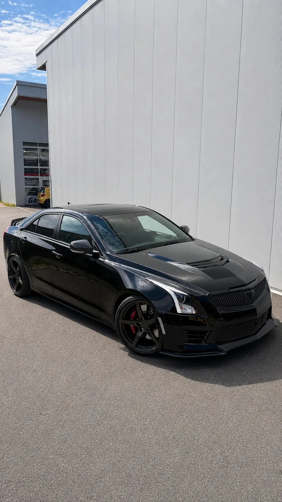 Cadillac ATS-V 3.6 BiTurbo 470 ch — Berline sportive américaine, impeccable et performante — vista esterna