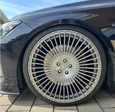 BMW 750i xDrive SAG — Berline de prestige 530 ch, exemplaire impeccable sans sinistre — rear view
