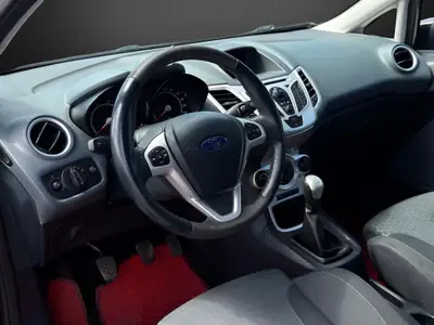 Ford Fiesta 1.6 Titanium — Citadine fiable et économique, 281 000 km — Miniature 8